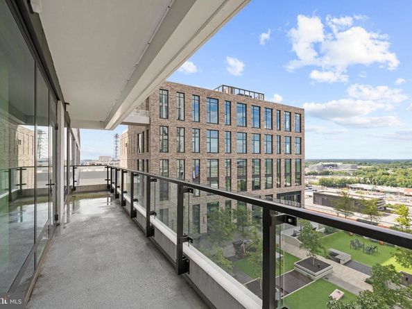 1650 Silver Hill Drive 1206, Mclean VA 22102