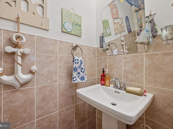 113 W Abbottsford Avenue, Philadelphia PA 19144
