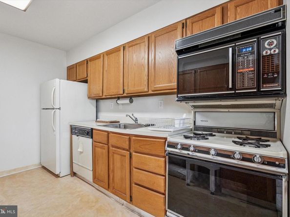 3900 Ford Road 15C, Philadelphia PA 19131