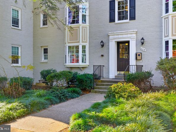 806 S Arlington Mill Drive 104, Arlington VA 22204