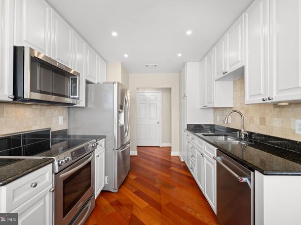 11776 Stratford House Place 907, Reston VA 20190