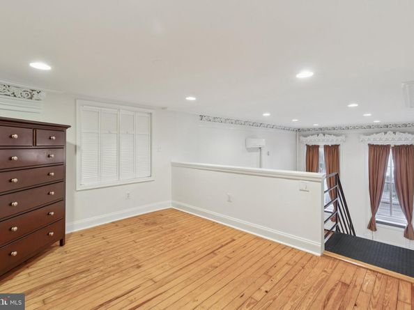 1528 Pine Street 1F, Philadelphia PA 19102