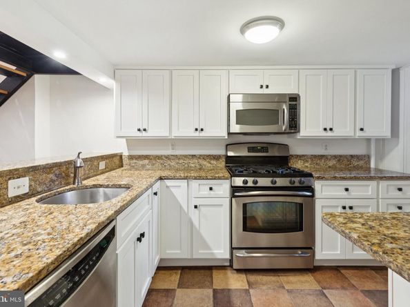 1528 Pine Street 1F, Philadelphia PA 19102