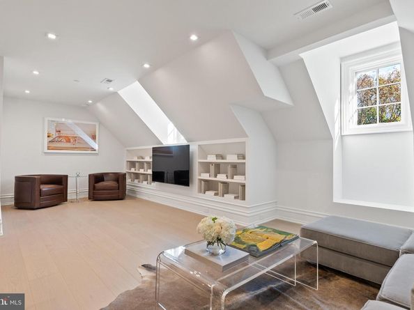 4939 Quebec Street NW, Washington DC 20016