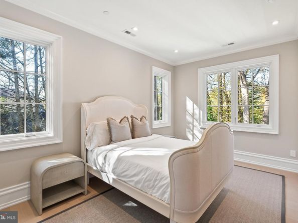 4939 Quebec Street NW, Washington DC 20016