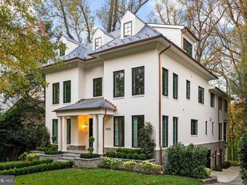 4939 Quebec Street NW