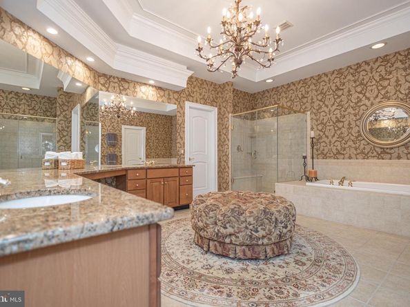 111 Meadow View Drive, Doylestown PA 18902