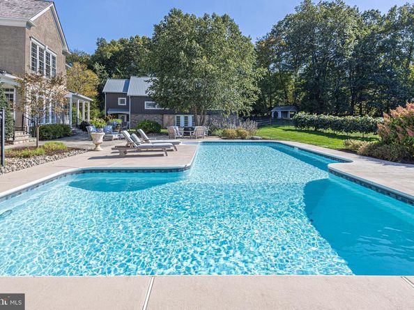 111 Meadow View Drive, Doylestown PA 18902