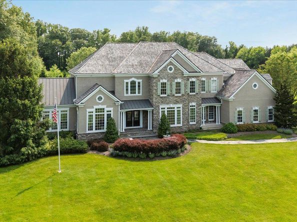 111 Meadow View Drive, Doylestown PA 18902