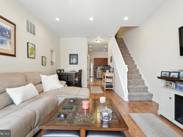 314 Gladstone Street, Philadelphia PA 19148