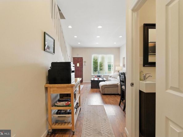 314 Gladstone Street, Philadelphia PA 19148