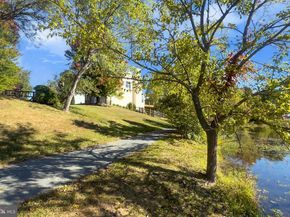 2410 Dakota Lakes Drive, Herndon VA 20171
