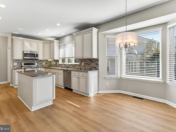 2410 Dakota Lakes Drive, Herndon VA 20171