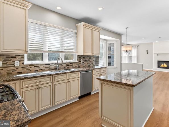 2410 Dakota Lakes Drive, Herndon VA 20171