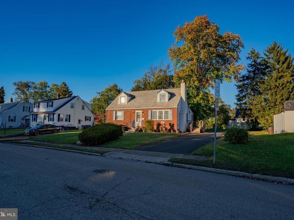 14 Norwyn Road, Hatboro PA 19040