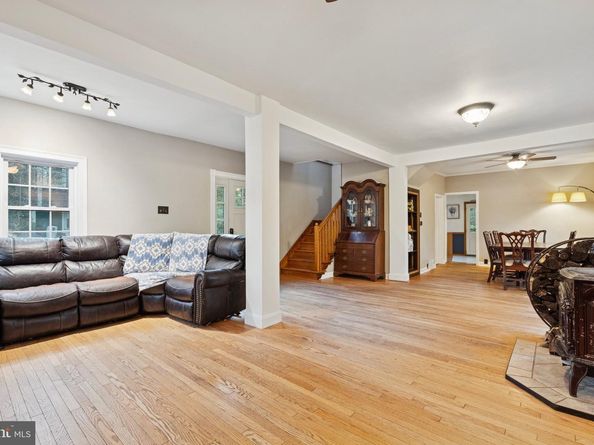 1320 Clayton Avenue, Oakford PA 19053