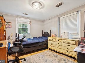 1320 Clayton Avenue, Oakford PA 19053