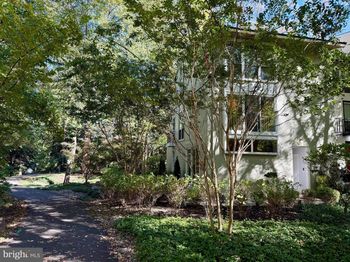 11464 Orchard Lane
