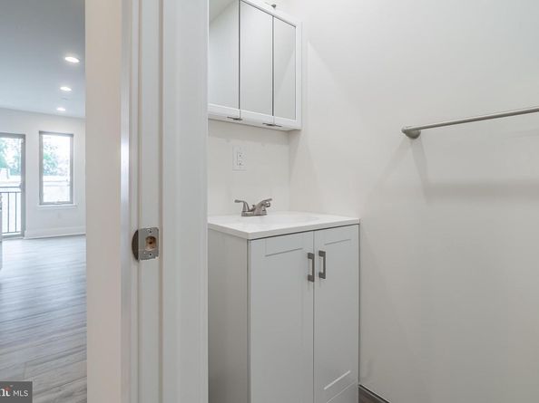 2437 W Thompson Street, Philadelphia PA 19121