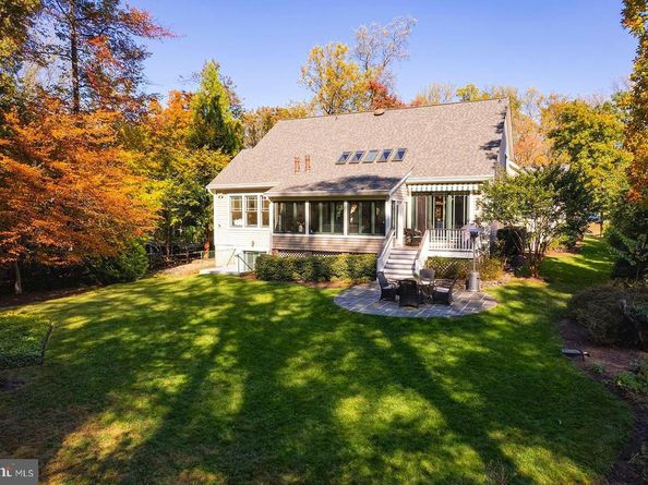 1003 Ware Street SW, Vienna VA 22180