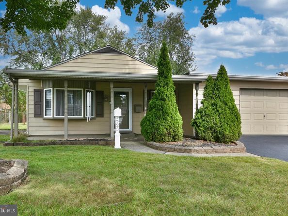 225 Yorkshire Road, Fairless Hills PA 19030