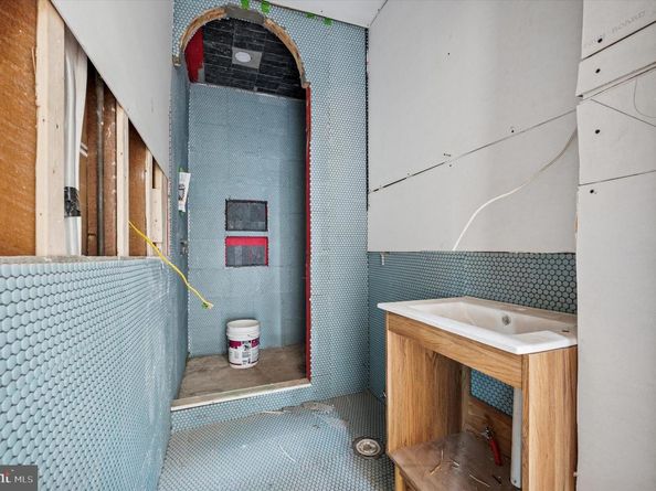 4923 Warrington Avenue, Philadelphia PA 19143