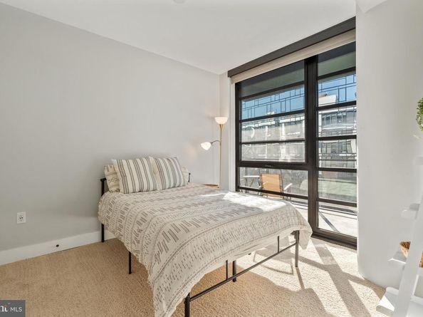 1300 4TH Street SE 703, Washington DC 20003