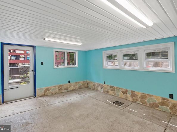 7224 Valley Avenue, Philadelphia PA 19128