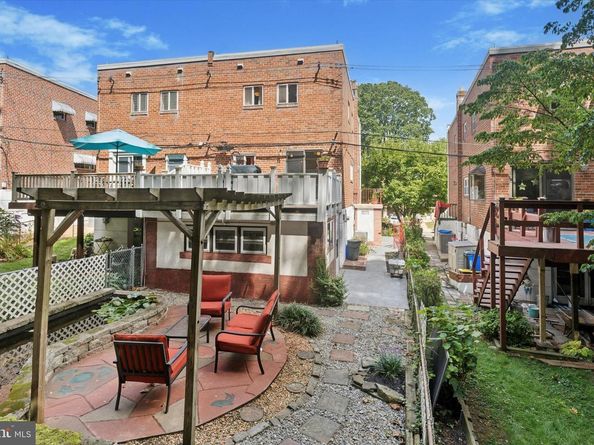 7224 Valley Avenue, Philadelphia PA 19128