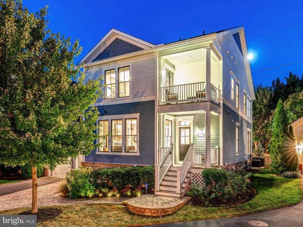802 Vine Street, Herndon VA 20170
