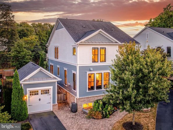 802 Vine Street, Herndon VA 20170