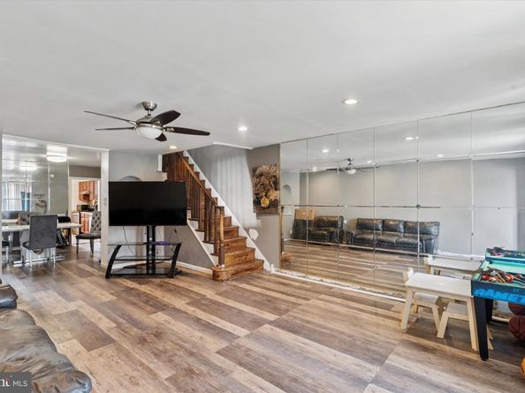 5212 N 8TH Street, Philadelphia PA 19120