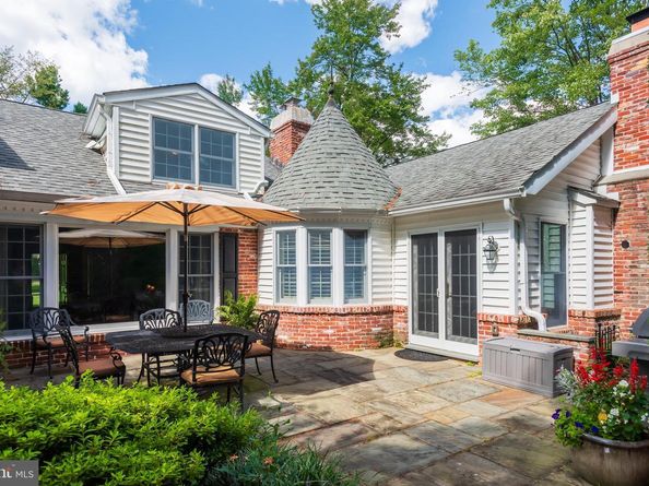 598 Cricket Lane, Wayne PA 19087