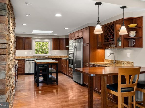 598 Cricket Lane, Wayne PA 19087