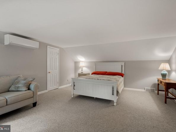 598 Cricket Lane, Wayne PA 19087