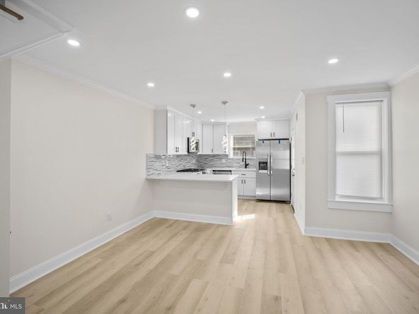 7726 Temple Rd, Philadelphia PA 19150