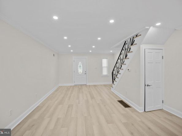 7726 Temple Rd, Philadelphia PA 19150