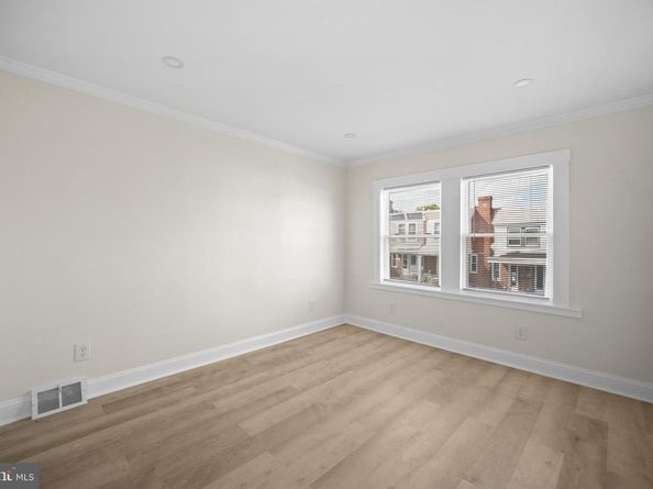 7726 Temple Rd, Philadelphia PA 19150