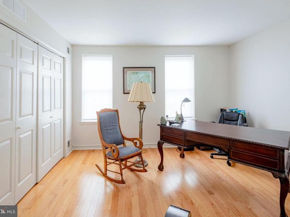 814 S 5TH Street, Philadelphia PA 19147