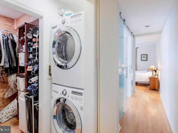 814 S 5TH Street, Philadelphia PA 19147