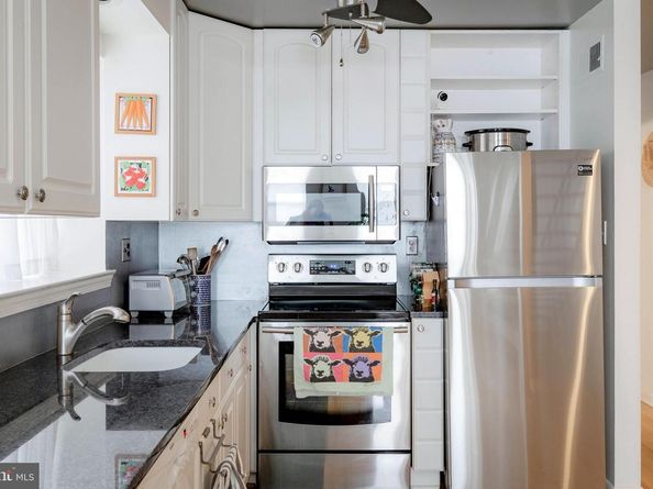 814 S 5TH Street, Philadelphia PA 19147