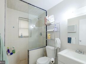 814 S 5TH Street, Philadelphia PA 19147
