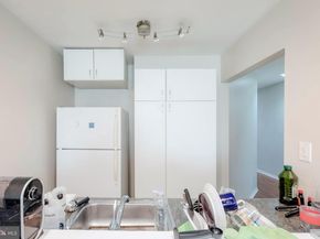 814 S 5TH Street, Philadelphia PA 19147
