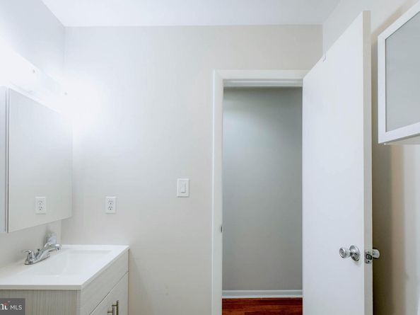 814 S 5TH Street, Philadelphia PA 19147