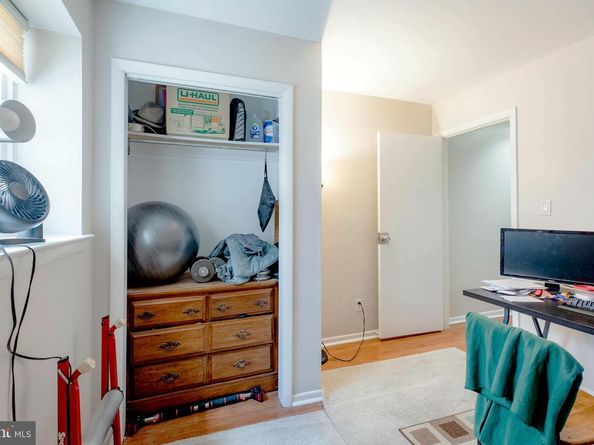 814 S 5TH Street, Philadelphia PA 19147