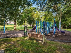 22 Fitzwatertown Road UNIT F4, Willow Grove PA 19090