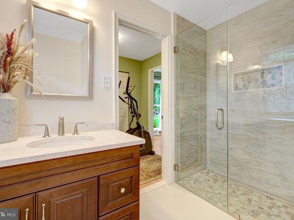 2201 Lydia Place, Vienna VA 22181