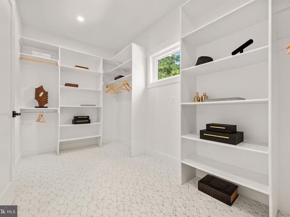 1905 N Taylor Street, Arlington VA 22207