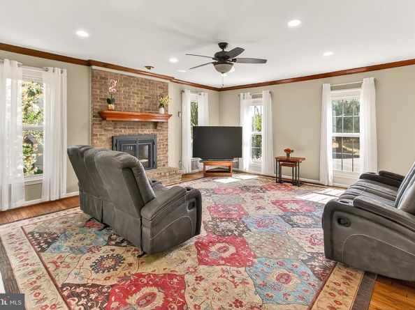 406 Woodgrove Court, Herndon VA 20170