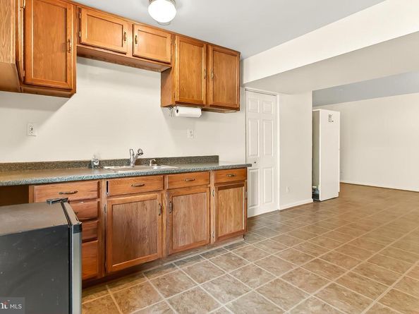406 Woodgrove Court, Herndon VA 20170